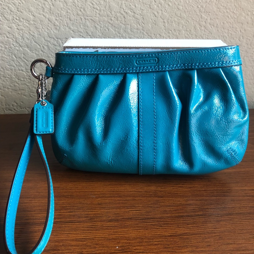 NWT Coach Wristlet Clutch